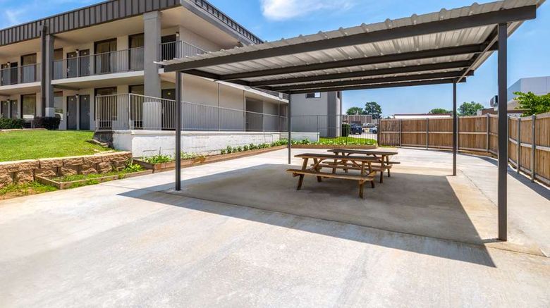 <b>Super 8 Longview/North Other</b>. Images powered by <a href="https://iceportal.shijigroup.com/" title="IcePortal" target="_blank">IcePortal</a>.