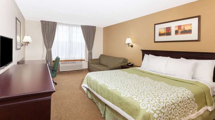 Days Inn & Suites Tucker/Northlake Suite