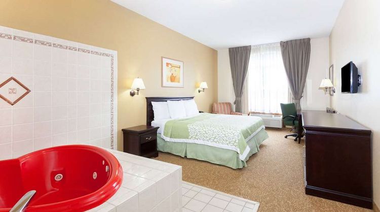 Days Inn & Suites Tucker/Northlake Room