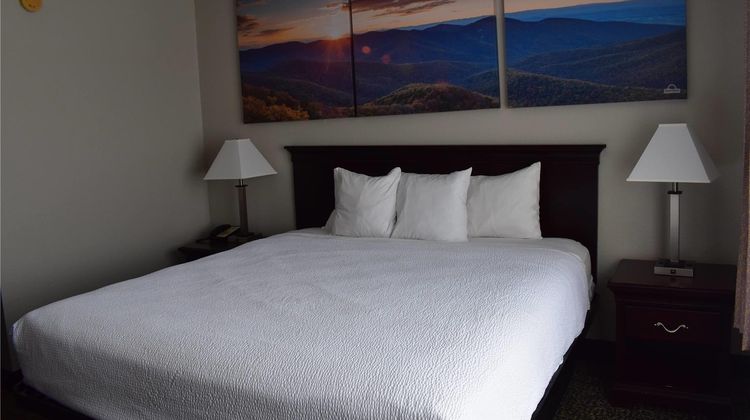 Days Inn & Suites Tucker/Northlake Room