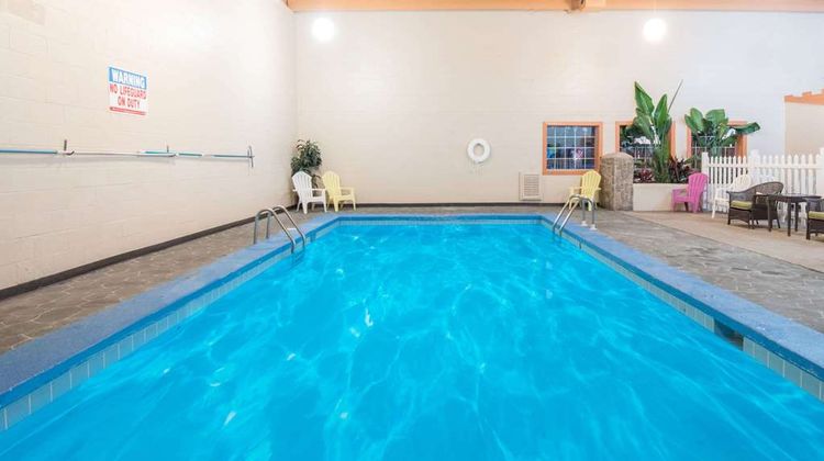 Knights Inn and Suites Grand Forks Pool