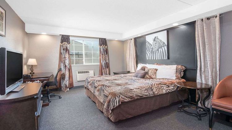 Knights Inn and Suites Grand Forks Room