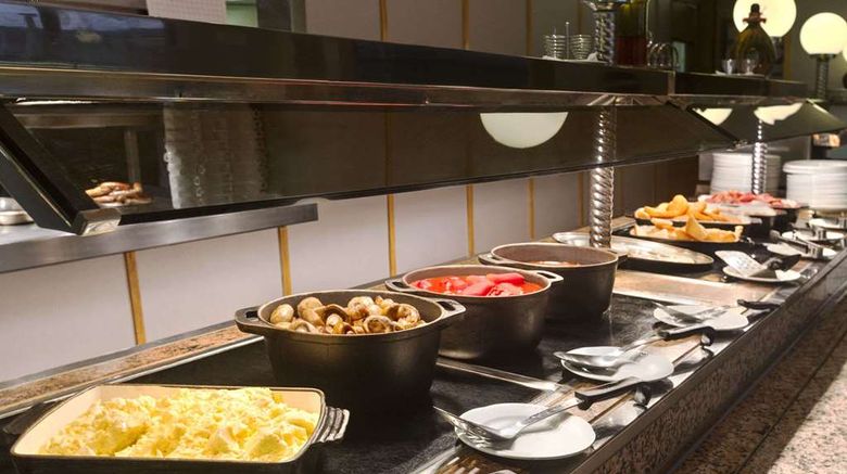 <b>Mercure Telford Centre Hotel Restaurant</b>. Images powered by <a href="https://iceportal.shijigroup.com/" title="IcePortal" target="_blank">IcePortal</a>.