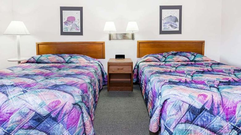 <b>Knights Inn Mackinaw City Room</b>. Images powered by <a href="https://iceportal.shijigroup.com/" title="IcePortal" target="_blank">IcePortal</a>.
