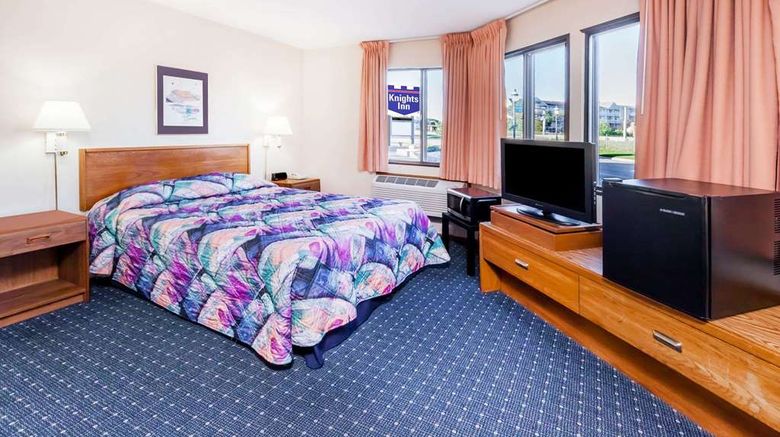<b>Knights Inn Mackinaw City Room</b>. Images powered by <a href="https://iceportal.shijigroup.com/" title="IcePortal" target="_blank">IcePortal</a>.