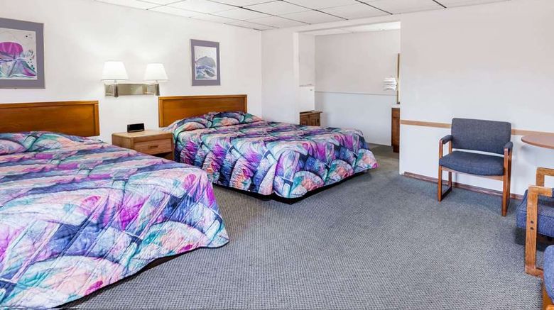 <b>Knights Inn Mackinaw City Room</b>. Images powered by <a href="https://iceportal.shijigroup.com/" title="IcePortal" target="_blank">IcePortal</a>.