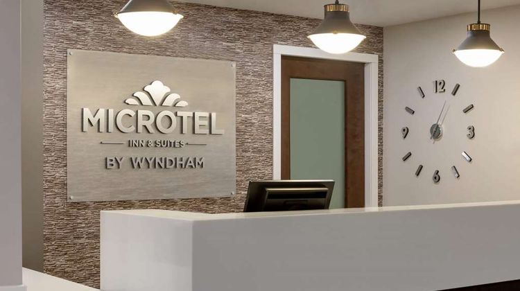 Microtel Inn & Suites by Wyndham Weyburn Lobby