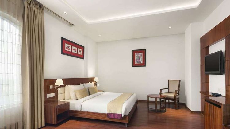 Days Hotel Panipat Room