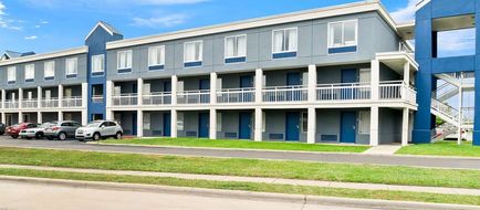 Days Inn & Suites Warren Exterior