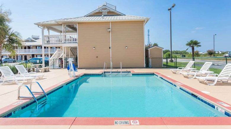 <b>Super 8 Foley Pool</b>. Images powered by <a href="https://iceportal.shijigroup.com/" title="IcePortal" target="_blank">IcePortal</a>.