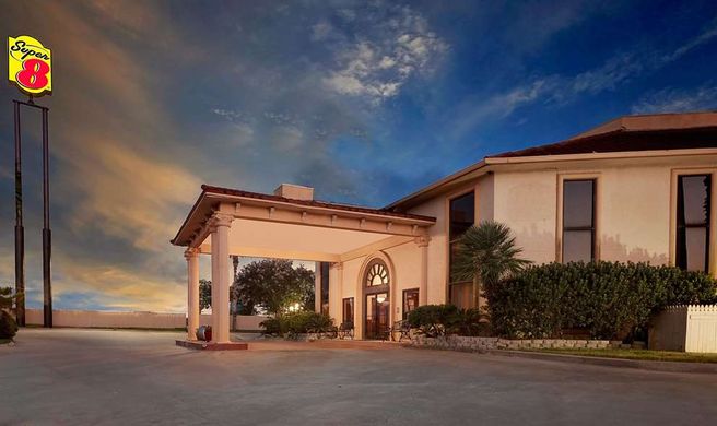 Super 8 Corpus Christi Northwest Exterior