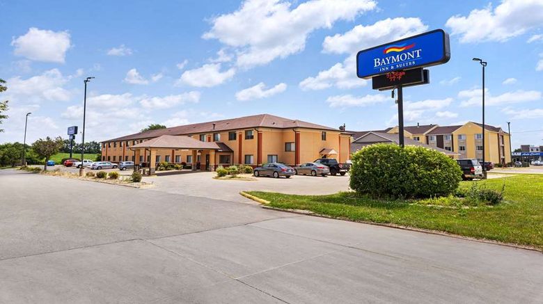 <b>Baymont Inn & Suites Waterloo Exterior</b>. Images powered by <a href="https://iceportal.shijigroup.com/" title="IcePortal" target="_blank">IcePortal</a>.