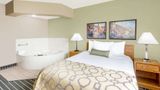 Baymont Inn & Suites-Marshalltown Suite