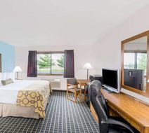 Baymont Inn & Suites-Marshalltown Room