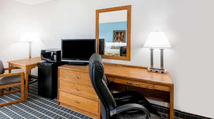 Baymont Inn & Suites-Marshalltown Room