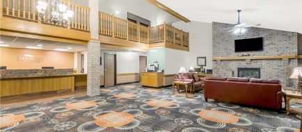 Baymont Inn & Suites-Marshalltown Lobby