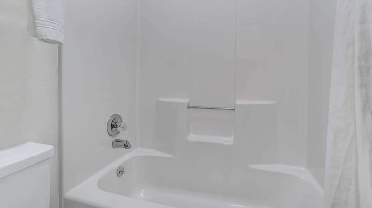 Days Inn Macon I-475 Room