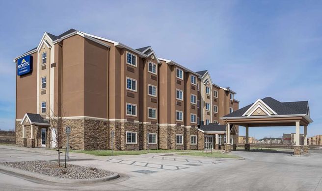 Microtel Inn & Suites Moorhead Exterior