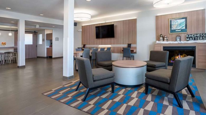 <b>Microtel Inn & Suites Moorhead Lobby</b>. Images powered by <a href="https://iceportal.shijigroup.com/" title="IcePortal" target="_blank">IcePortal</a>.