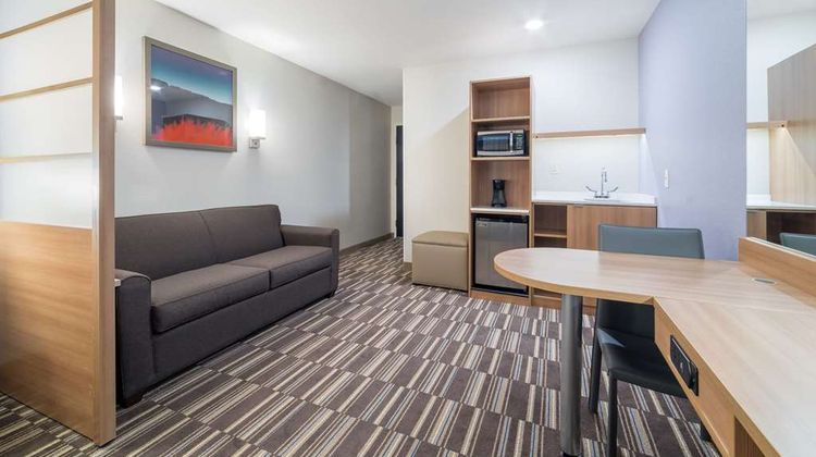 Microtel Inn & Suites Moorhead Suite