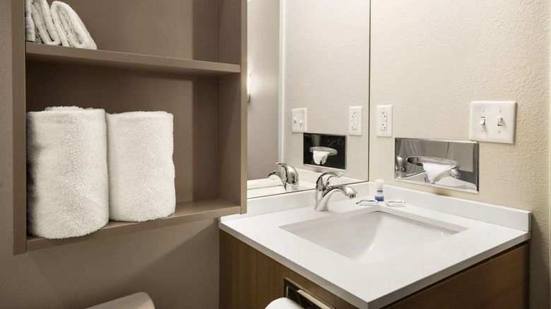 <b>Microtel Inn/Suites by Wyndham Lynchburg Room</b>. Images powered by <a href="https://iceportal.shijigroup.com/" title="IcePortal" target="_blank">IcePortal</a>.