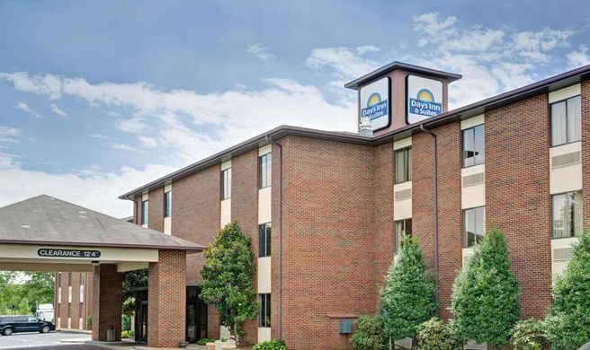 Days Inn & Suites Hickory Exterior
