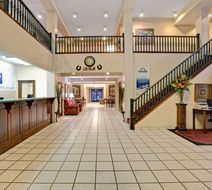 Days Inn & Suites Hickory Lobby