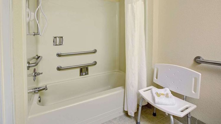 Days Inn & Suites Hickory Room
