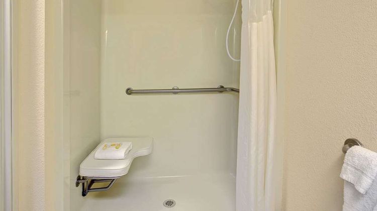 Days Inn & Suites Hickory Room