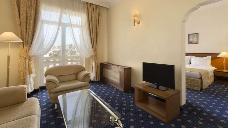 Ramada Plovdiv Trimontium Suite