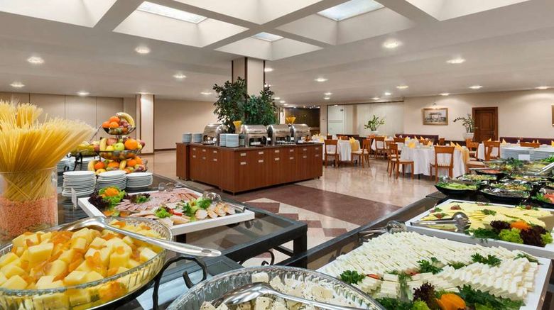 <b>Ramada Sofia Restaurant</b>. Images powered by <a href="https://iceportal.shijigroup.com/" title="IcePortal" target="_blank">IcePortal</a>.