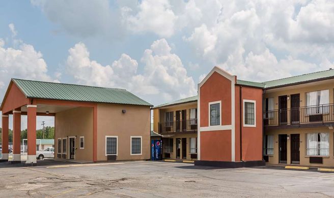 Days Inn by Wyndham Carlisle Exterior
