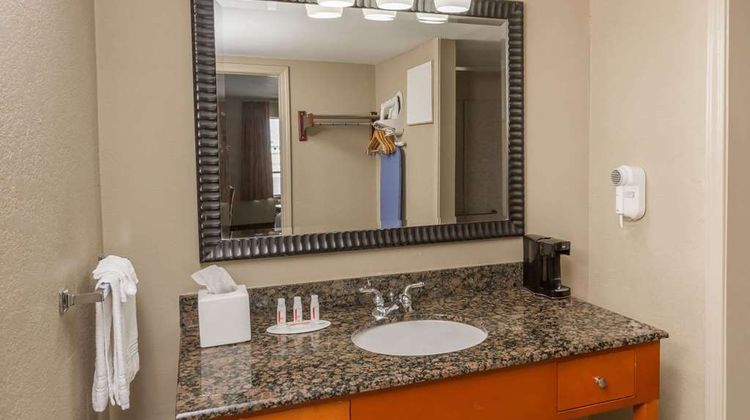 Days Inn by Wyndham Carlisle Room