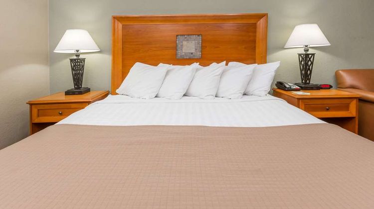 Days Inn by Wyndham Carlisle Room