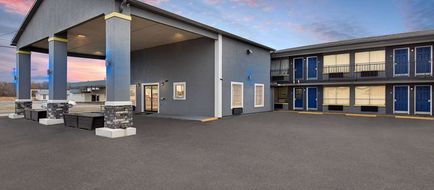Days Inn by Wyndham Carlisle Exterior