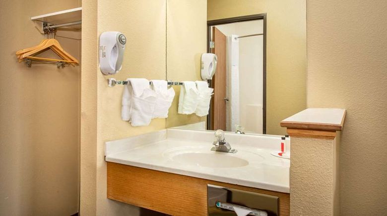 <b>Super 8 Kremmling Room</b>. Images powered by <a href="https://iceportal.shijigroup.com/" title="IcePortal" target="_blank">IcePortal</a>.