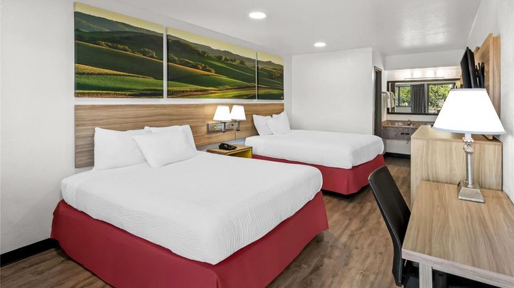 Days Inn Independence Room
