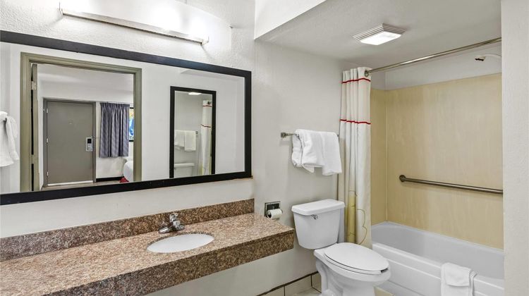 Days Inn Independence Room
