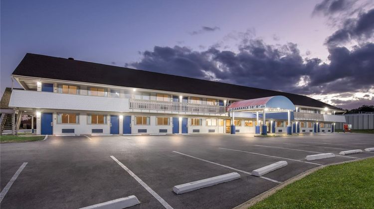 Days Inn Independence Exterior