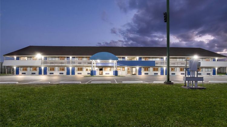 Days Inn Independence Exterior
