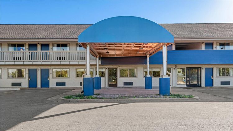 Days Inn Independence Exterior