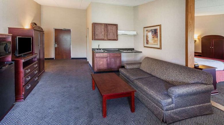 <b>Baymont Inn & Suites Michigan City Suite</b>. Images powered by <a href="https://iceportal.shijigroup.com/" title="IcePortal" target="_blank">IcePortal</a>.
