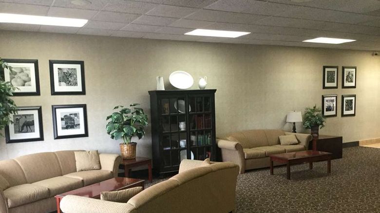 <b>Baymont Inn & Suites Michigan City Lobby</b>. Images powered by <a href="https://iceportal.shijigroup.com/" title="IcePortal" target="_blank">IcePortal</a>.
