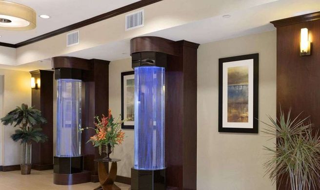 Baymont Inn & Suites Victoria Lobby
