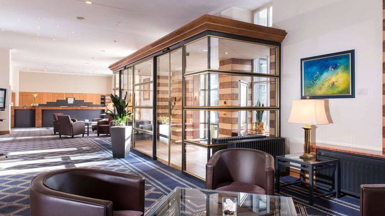 <b>Wyndham Duisburger Hof Lobby</b>. Images powered by <a href="https://iceportal.shijigroup.com/" title="IcePortal" target="_blank">IcePortal</a>.