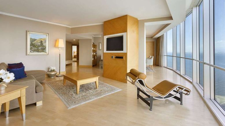 <b>Wyndham Grand  Izmir Ozdilek Suite</b>. Images powered by <a href="https://iceportal.shijigroup.com/" title="IcePortal" target="_blank">IcePortal</a>.