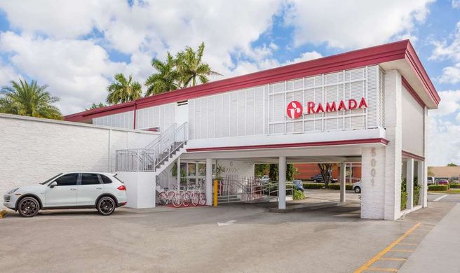 Ramada Miami Springs/Miami Intl Airport Exterior