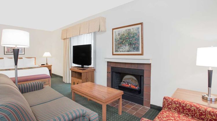 Hawthorn Extended Stay Green Bay Suite