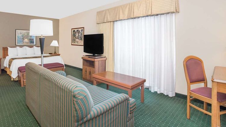 Hawthorn Extended Stay Green Bay Suite