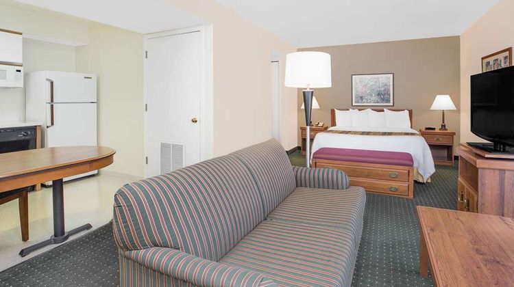Hawthorn Extended Stay Green Bay Suite